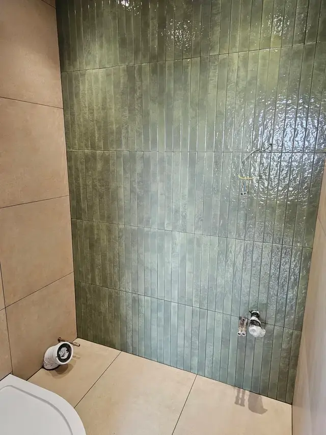 Bathroom tiling in Swansea: green mosaic
