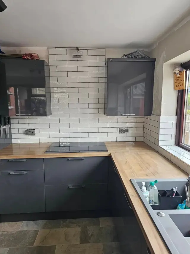 Kitchen tiling in Swansea: white brick