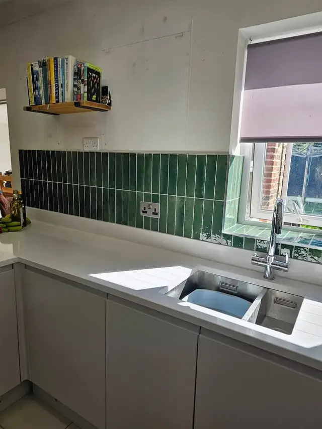 Kitchen tiling in Swansea: green pattern2